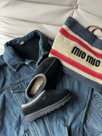 Ugg botte basse CHAS Black