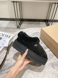 Ugg Black November 2023
