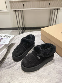Ugg Black November 2023
