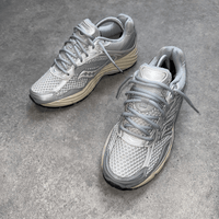 Saucony ProGrid Omni 9 'Quartz/Eggshell'