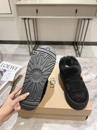 Ugg Black November 2023