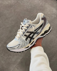ASICS baskets Gel Kayano 14 Cream Black metallic Plum