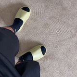 YEEZY SLIDE RESIN