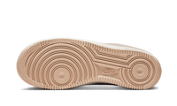 NIKE AIR FORCE 1 LOW ’07 SE SANDDRIFT GUM FLEECE