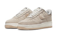 NIKE AIR FORCE 1 LOW ’07 SE SANDDRIFT GUM FLEECE
