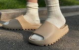 YEEZY SLIDE PURE