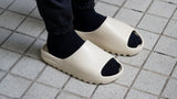 YEEZY SLIDE BONE