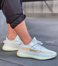 YEEZY BOOST 350 V2 HYPERSPACE