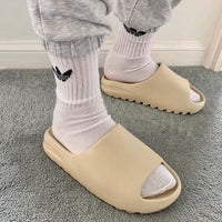 YEEZY SLIDE BONE