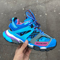 Sneakers - Track